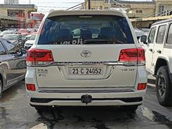 تۆیۆتا لاند کروزەر